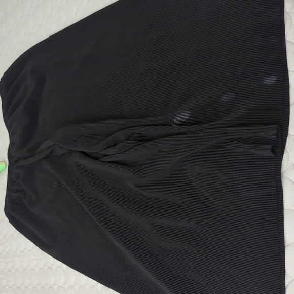 Black trousers - Picture 2 of 6